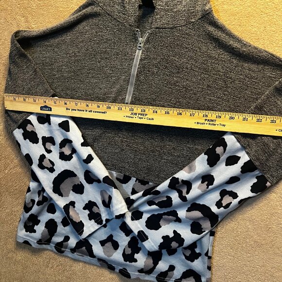 Shein Women Small Heather Grey Blue Black Cheetah Print Pullover Hoodie Sweater - Picture 3 of 6
